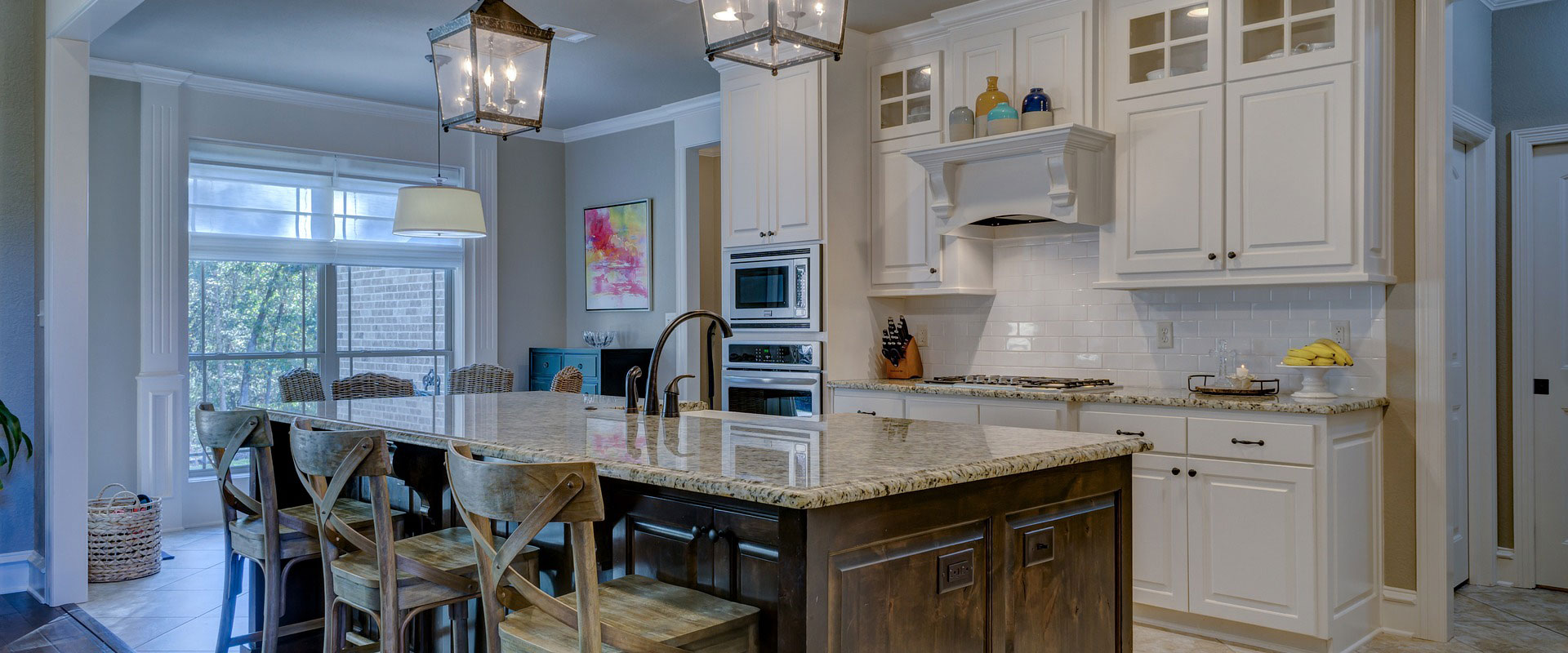 Apartment Kitchen and Table