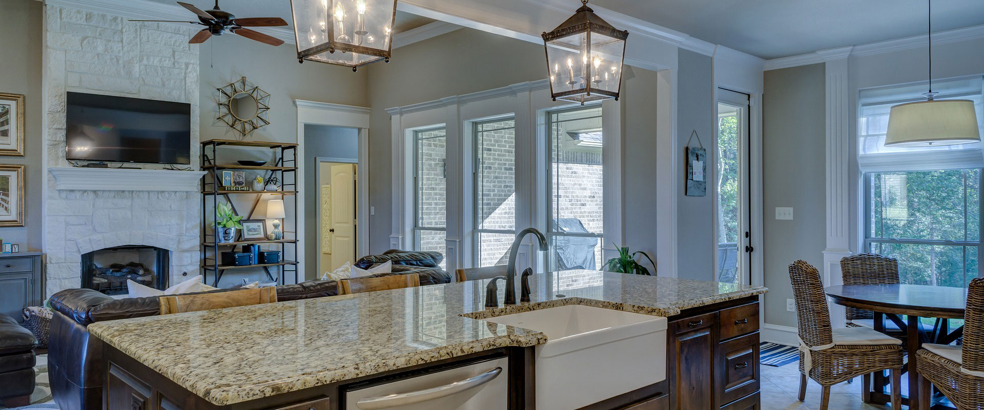 Open Kitchen With Lounge