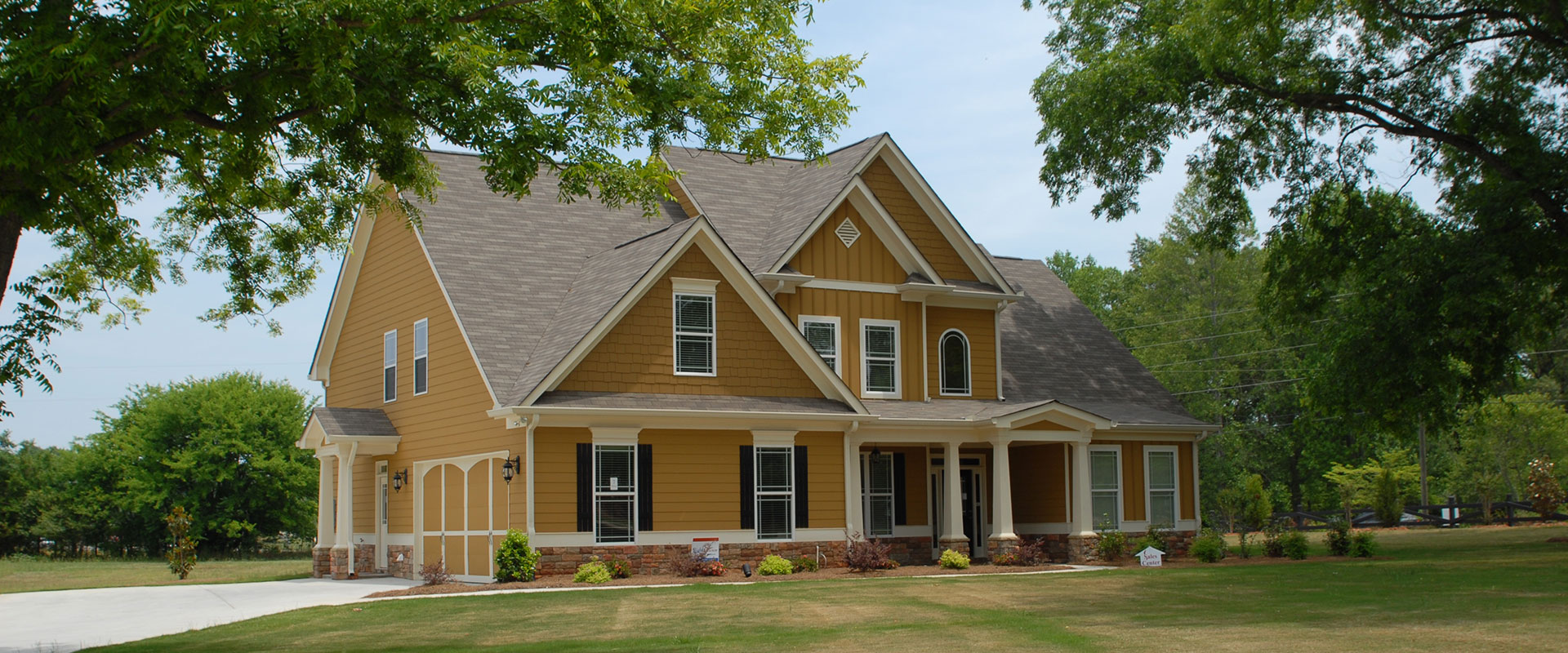House Beautiful View with Trees Outside